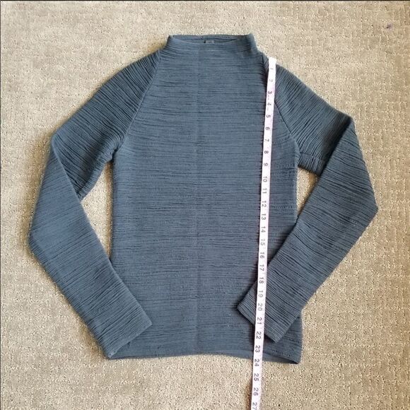 𝅺euc Wolford merino textured long sleeve mock neck - Picture 9 of 12